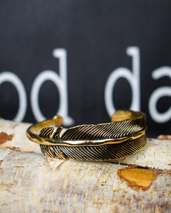 FEATHER CUFF BRACELET - 2 COLORS