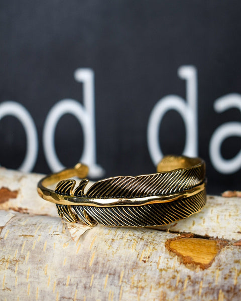 FEATHER CUFF BRACELET - 2 COLORS