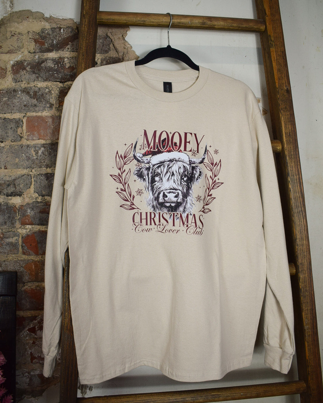 MOOEY CHRISTMAS LONG SLEEVE GRAPHIC TEE - REG/CURVY - OATMEAL