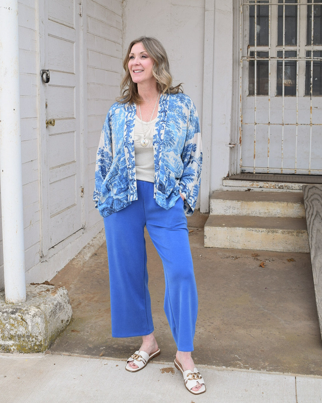SCUBA CROPPED LOUNGE PANTS - ROYAL – Salty Lime Boutique