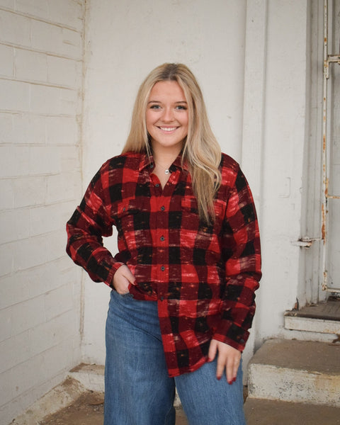 RED & BLACK CHECKERED FLANNEL TOP WITH SEQUIN SANTA PATCH - RED