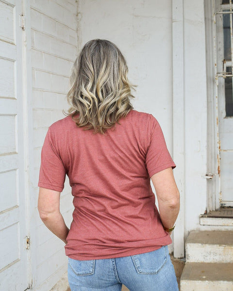 RADIATE HAPPINESS GRAPHIC TEE - HEATHERED CLAY - CURVY