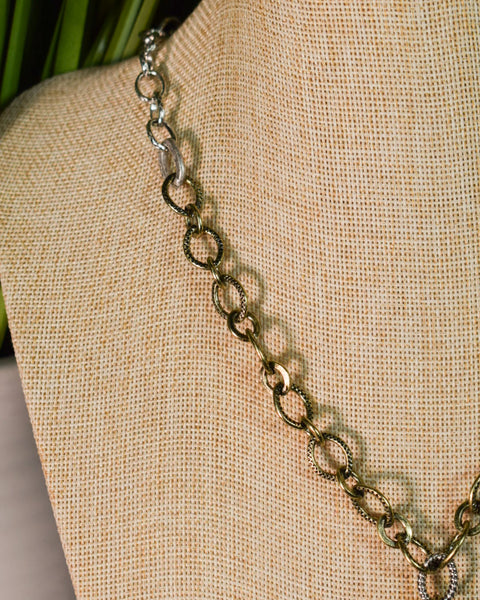 VINTAGE QUEEN BEE COIN AND BABBLE NECKLACE
