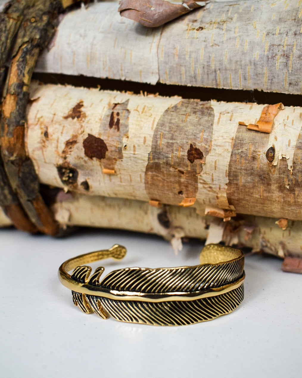 FEATHER CUFF BRACELET - 2 COLORS