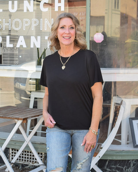 BASIC SHORT SLEEVE TEE - BLACK