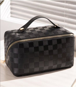 TRIPPIN' CHECKERED MAKEUP BAG - 2 COLORS