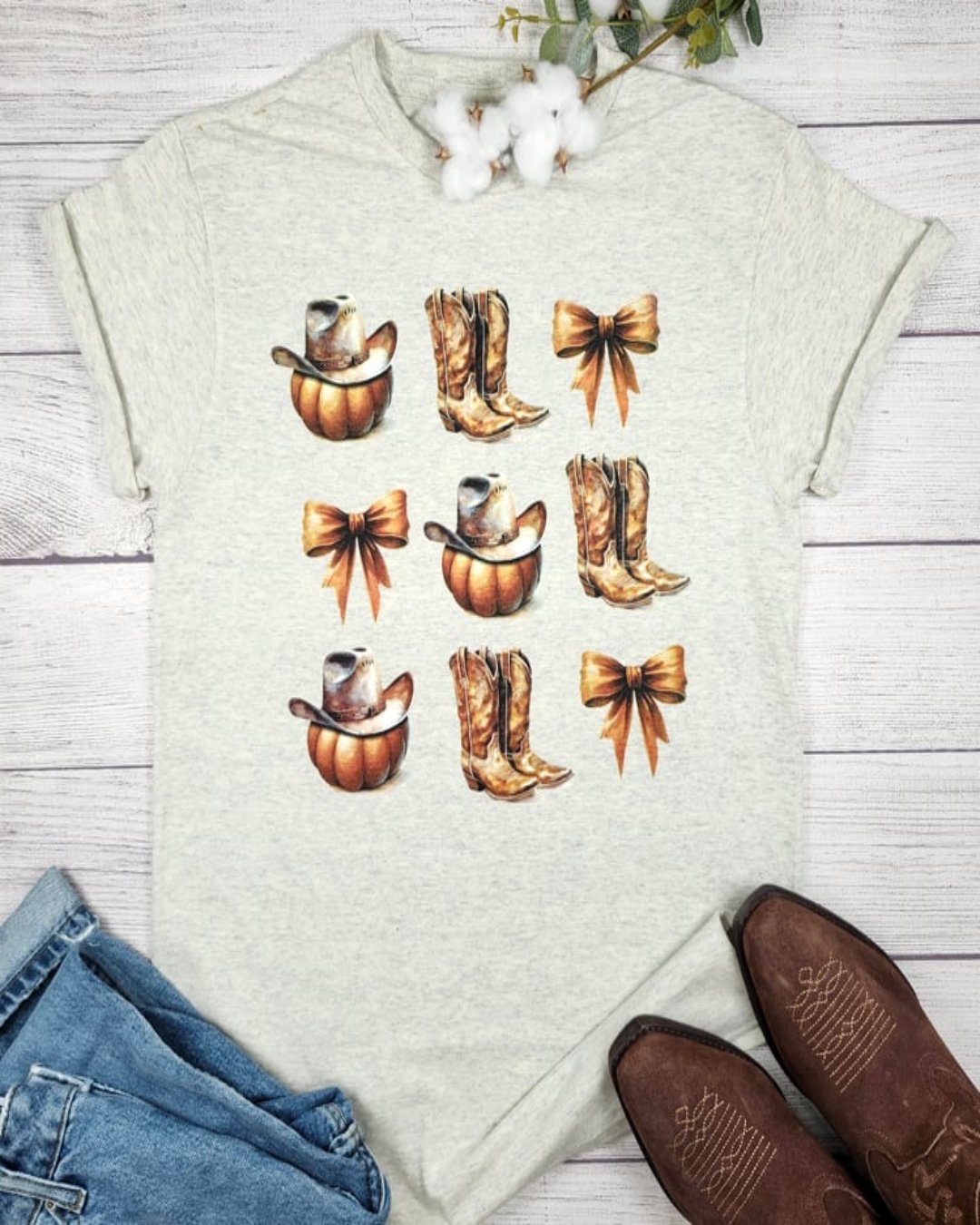 FALL PUMPKIN BOOTS GRAPHIC TEE - CURVY