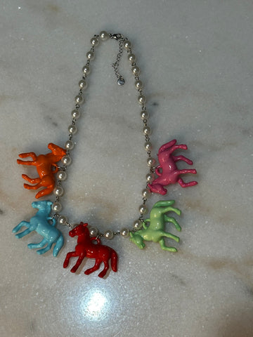 HORSE & PEARL NECKLACE - MULTI