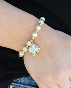 CLOVER STONE STRETCHY PEARL BRACELET