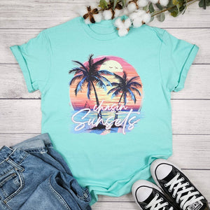 CHASIN SUNSETS GRAPHIC TEE