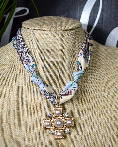 SCARF CROSS CHARM NECKLACE - CREAM