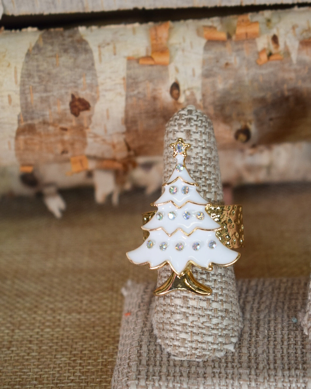 CHRISTMAS TREE WITH CRYSTALS STRETCHY RING - WHITE