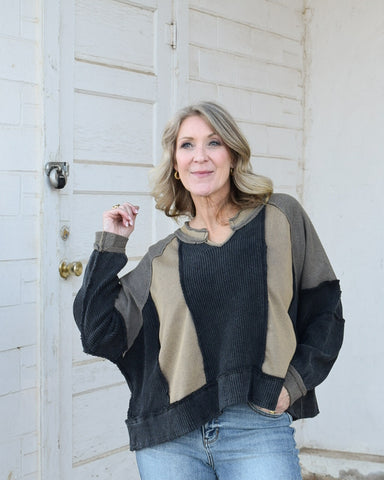 CONTRAST COLOR BLOCKED TOP BY POL - BLACK