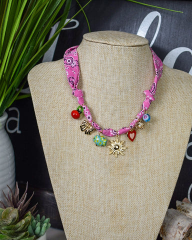SCARF CHARM NECKLACE - PINK