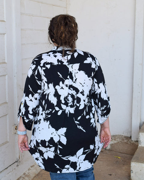 HARPER BUTTON SLEEVE FLORAL TOP - BLACK/WHITE - REG/CURVY