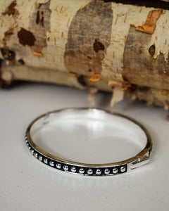 CONNECT THE DOTS HINGED BANGLE BRACELET - 2 COLORS