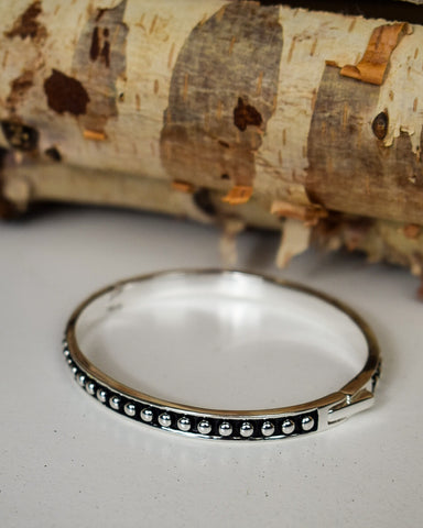 CONNECT THE DOTS HINGED BANGLE BRACELET - 2 COLORS