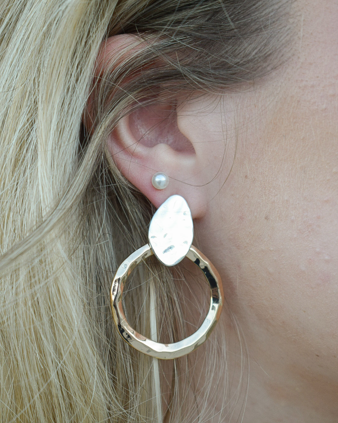 TWO-TONE INNER CIRCLE EARRING
