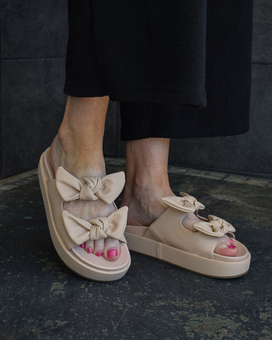 LIL BIT KNOTTY SANDAL BY CORKYS- NUDE