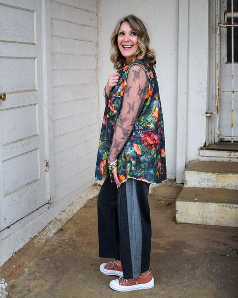 PEARL SNAP FLANNEL VEST TOP - BY A RARE BIRD - NAVY FLORAL