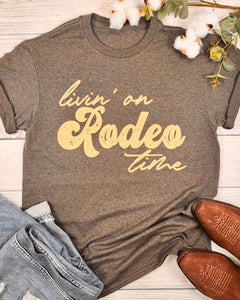 LIVIN' ON RODEO TIME GRAPHIC TEE