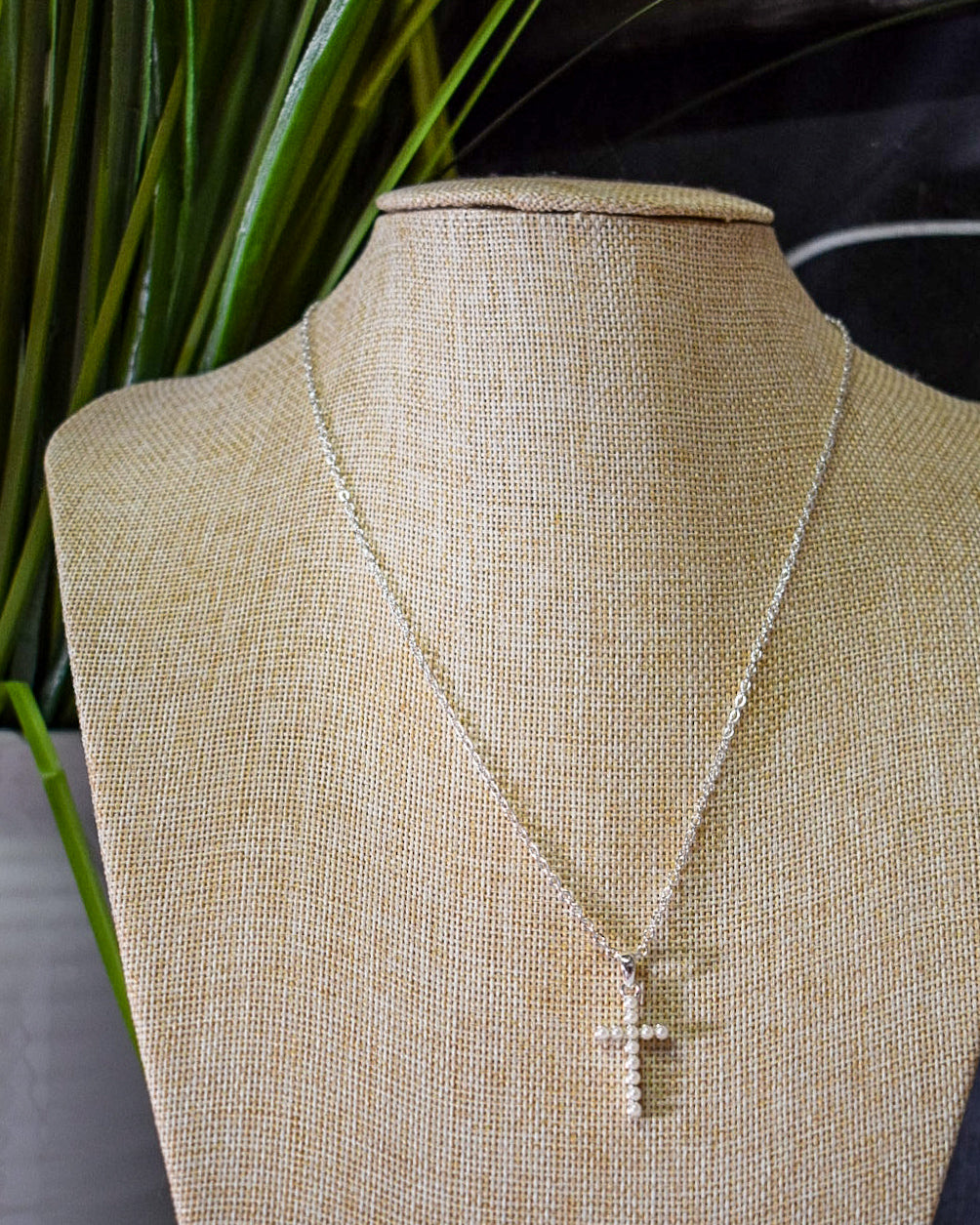 CROSS NECKLACE- PEARL