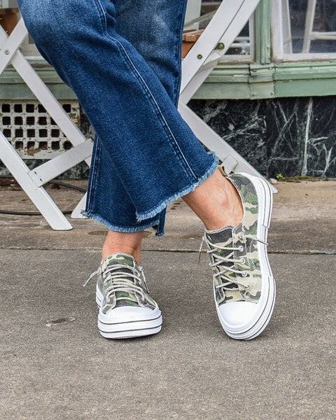 AMAN SNEAKS BY VERY G - CAMO
