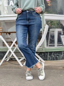 HIGH WAIST DARK WASH KICK FLARE BY JUDY BLUE- REG/CURVY