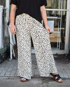 LEOPARD PRINT PANT BY EASEL - CREAM