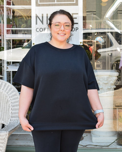 SOFIE SOFT SHORT SLEEVE TOP - BLACK - CURVY