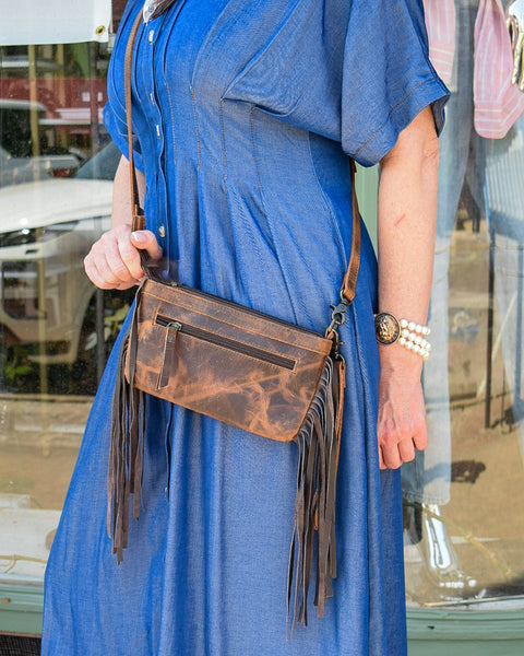 FRINGE LEATHER WRISTLET  - BROWN
