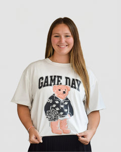 GAME DAY TEDDY WHITE TEE- BLACK REG/CURVY