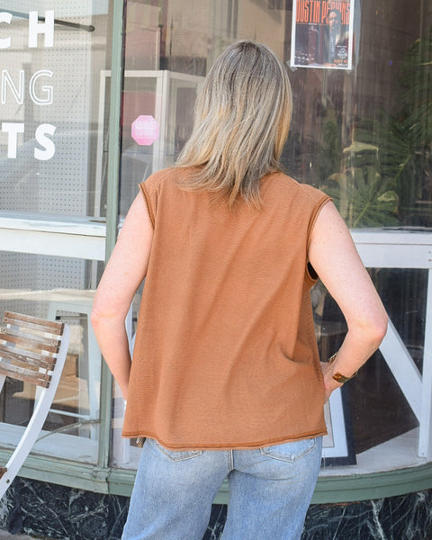 LYDIA SLEEVELESS KNIT TOP - RUST