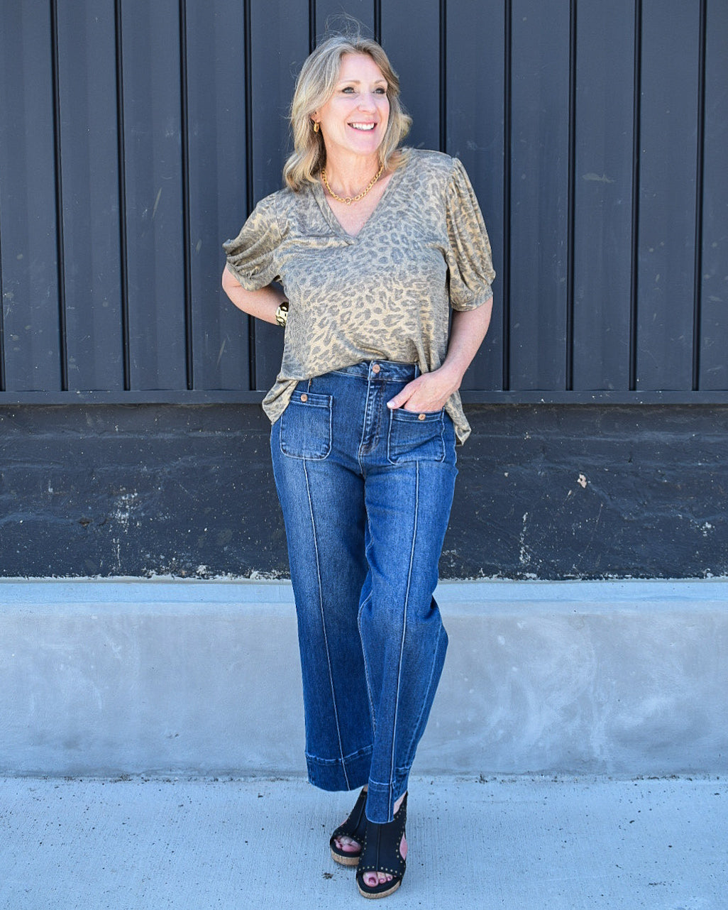 RESTOCKED HR PINTUCK & PATCH POCKET WIDE CROP JEANS BY RISEN