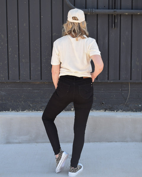 HIGH WAIST TUMMY CONTROL SHIELD POCKETS SKINNY JEANS BY JUDY BLUE - REG/CURVY