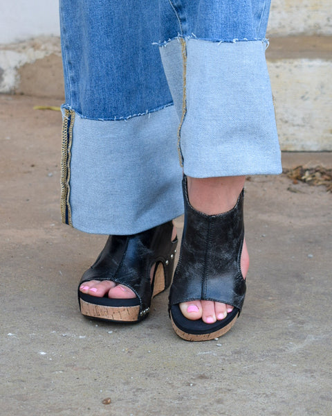 CARLEY STUDDED WEDGE BY CORKYS - BLACK CRACKLE