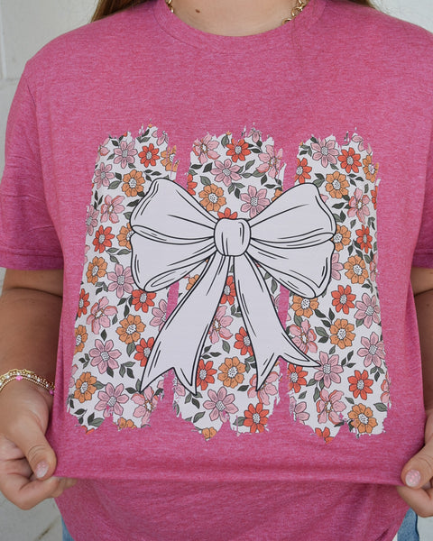 BOW WITH FLOWERS  GRAPHIC TEE - HEATHERED RED - CURVY