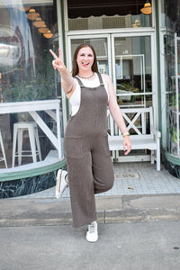 SLEEVELESS SOLID RIBBED JUMPSUITS - BROWN