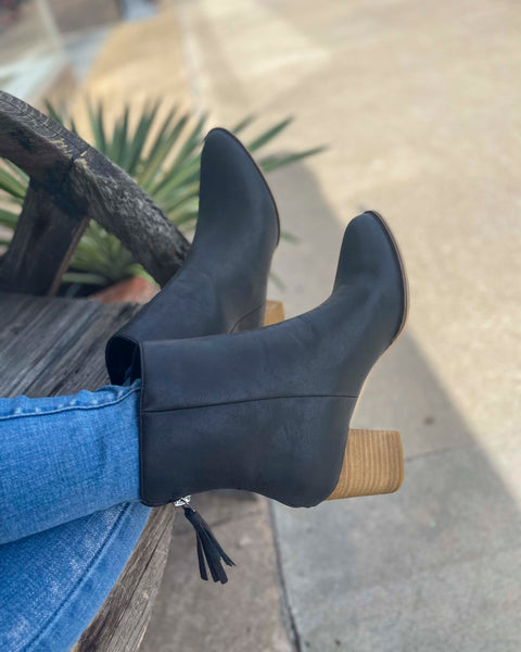 BOUJEE HEY GIRL BOOT BY CORKYS - BLACK