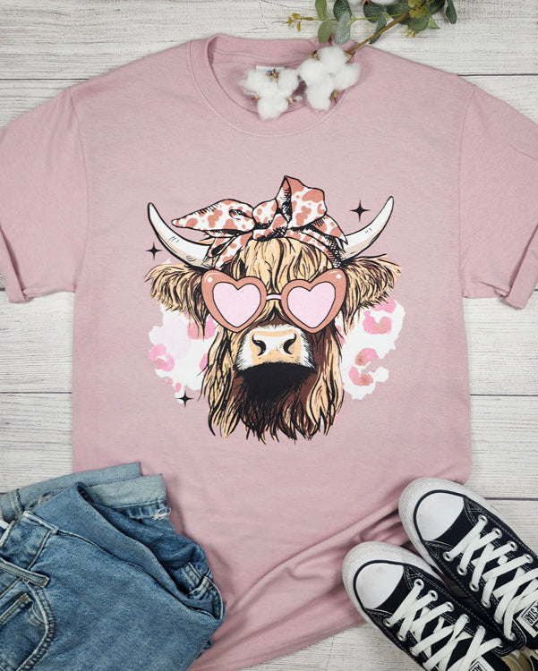 VALENTINES DAY HIGHLAND COW GRAPHIC TEE