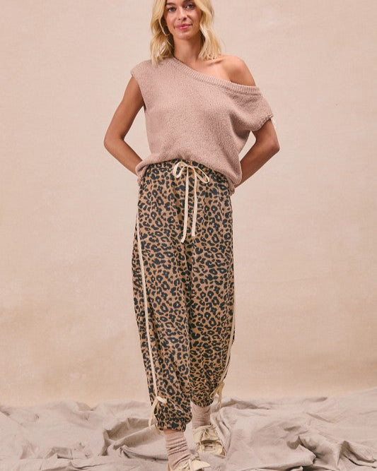 LEOPARD PRINT JOGGER PANT