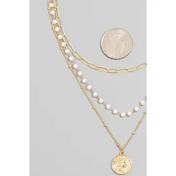 COIN PENDANT AND PEARL LAYERED CHAIN NECKLACE