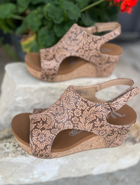 LIBERTY TOOLED WEDGE BY VERY G - NUDE